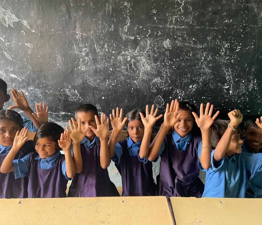 खरगा की पूनम की मुस्कान में झलकता सुनहरे भविष्य का सपना