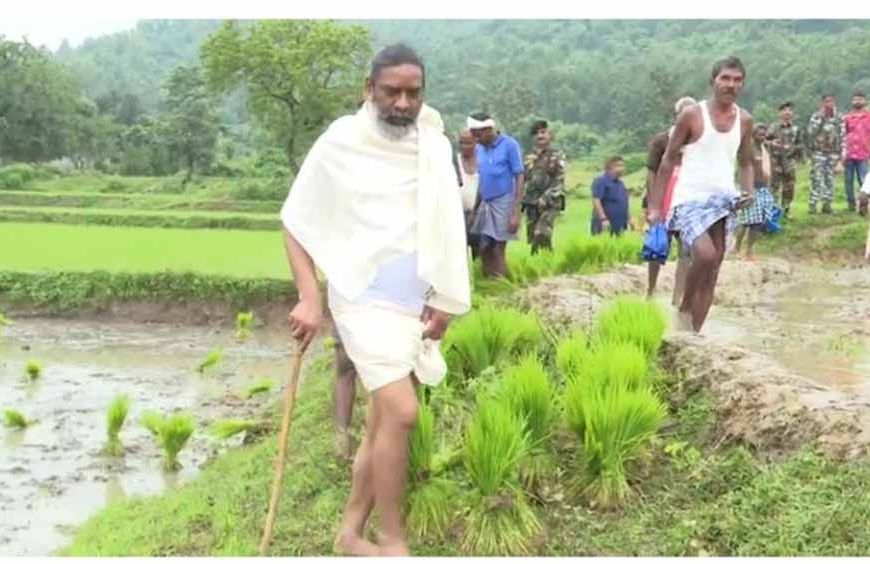 CM हेमंत ने खेतों में किसानों से की बातचीत, सरकार का किसानों को सशक्त बनाने का वादा