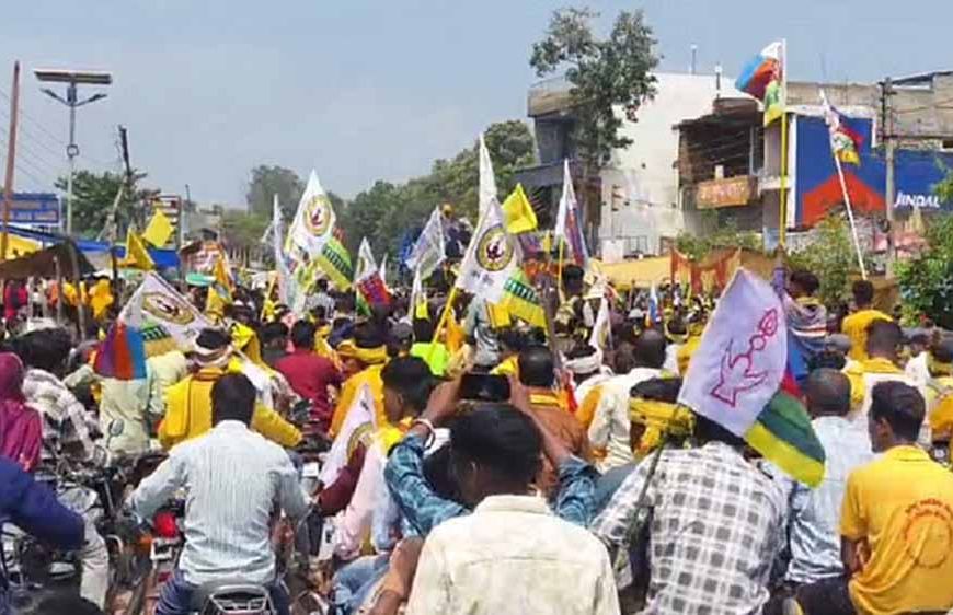 विश्व आदिवासी दिवस पर कोरबा में ताकत का प्रदर्शन, पाली में उमड़ी भीड़