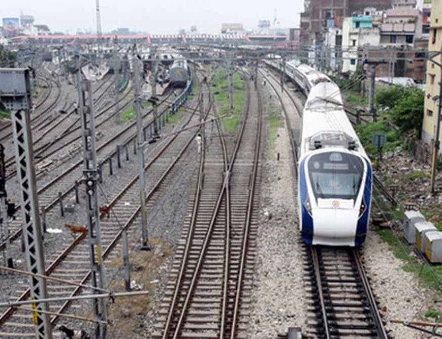 भारत में अब कुल 144 ऑपरेशनल वंदे भारत ट्रेनें, बढ़ा रेल नेटवर्क का विस्तार