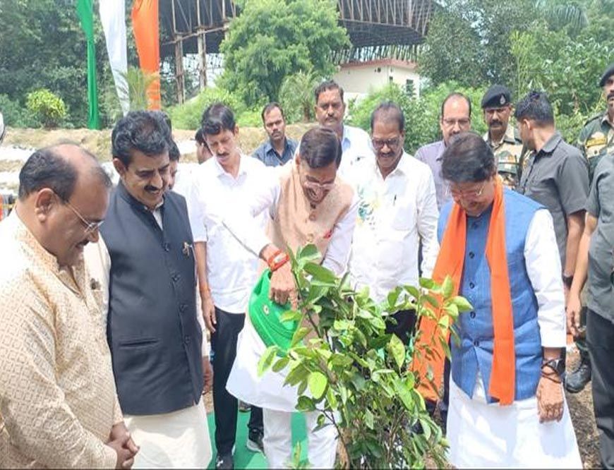 पर्यावरण संरक्षण के लिए इंदौर काम कर सकता है तो देश के अन्य शहर क्यों नहीं : रक्षा राज्य मंत्री सेठ