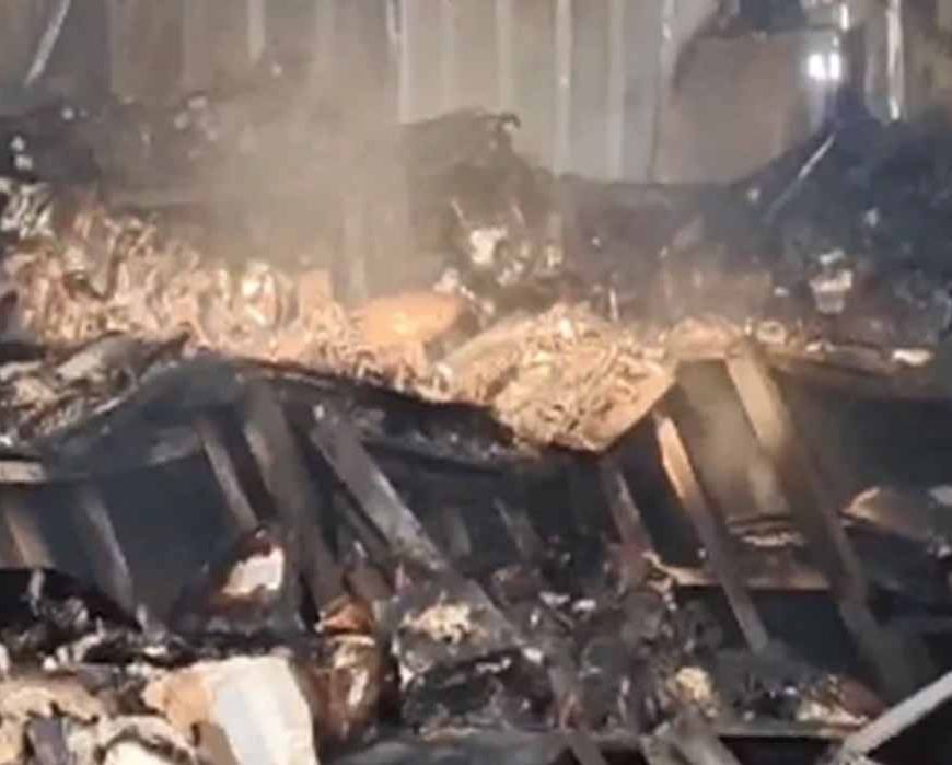 पटना के सोलर हाउस गोदाम में भीषण आग, 8 फायर ब्रिगेड गाड़ियां जुटीं