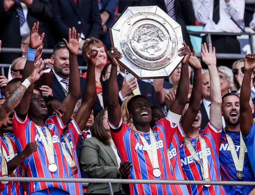 119 साल का सूखा टूटा: क्रिस्टल पैलेस ने एक साल में जीते दो बड़े खिताब