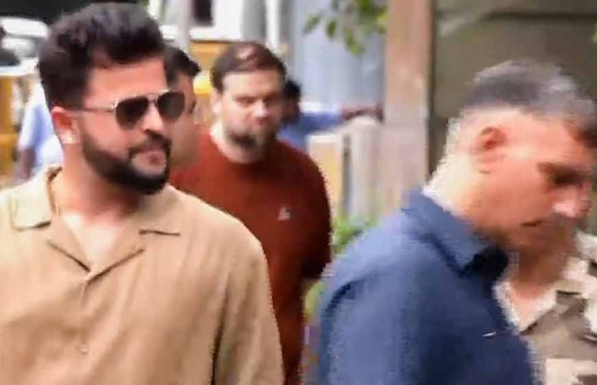 बेटिंग ऐप केस: दिल्ली में ईडी ऑफिस पहुंचे सुरेश रैना, जारी है पूछताछ