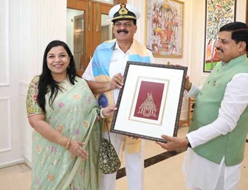 मुख्यमंत्री डॉ. यादव से एडमिरल त्रिपाठी ने की सौजन्य भेंट