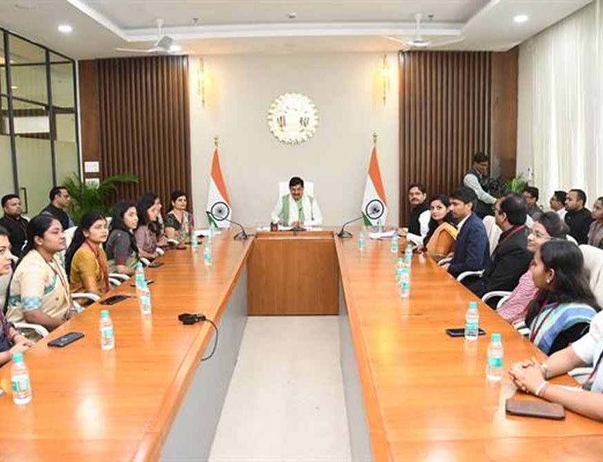 लोकसेवक ही शासन की लोक कल्याण और विकास की भावना को धरातल पर क्रियान्वित करने का हैं माध्यम : मुख्यमंत्री डॉ. यादव