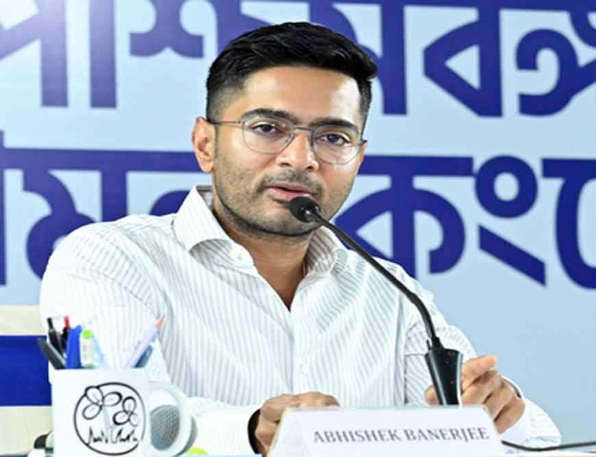 अभिषेक बनर्जी की बड़ी मांग: चुनाव आयोग के बयान के बाद लोकसभा भंग करने की मांग