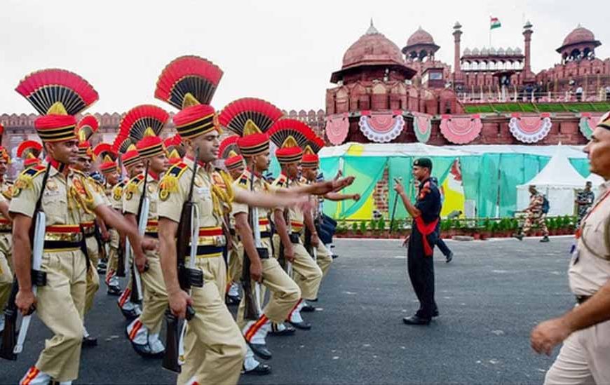 स्वतंत्रता दिवस से पहले बड़ा ऐलान: 1090 कर्मियों को वीरता और सेवा पदक