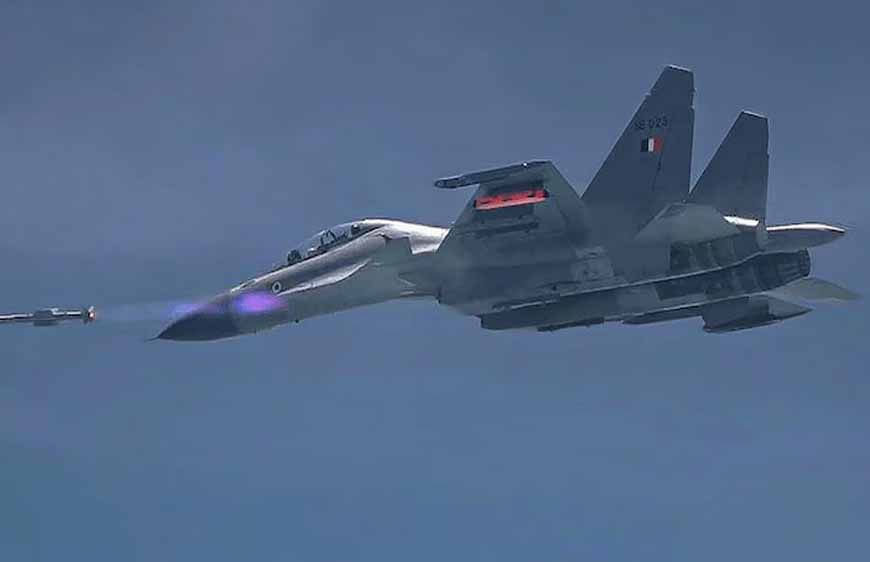 ब्रह्मास्त्र: ब्रह्मोस से भी ताकतवर, दुश्मन के एयर डिफेंस जोन में बिना घुसे करेगा तबाही