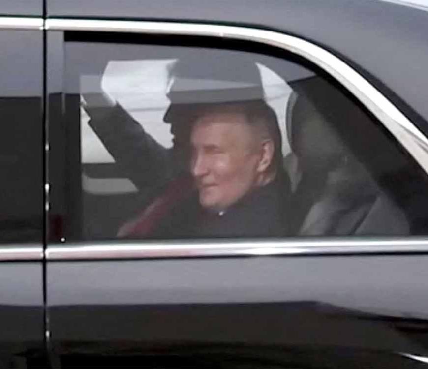 अलास्का से जीतकर लौटे पुतिन, ट्रंप खाली हाथ, अगला फोन किसे करेंगे?