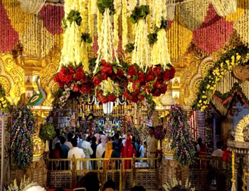 जन्माष्टमी पर सांवलिया धाम खिला फूलों से, उमड़ा भक्तों का सैलाब