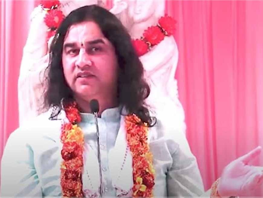 देवकीनंदन नाराज, बिना नाम लिए बोले- कुर्सी पर बैठे लोगों ने संस्कृति को किया नष्ट