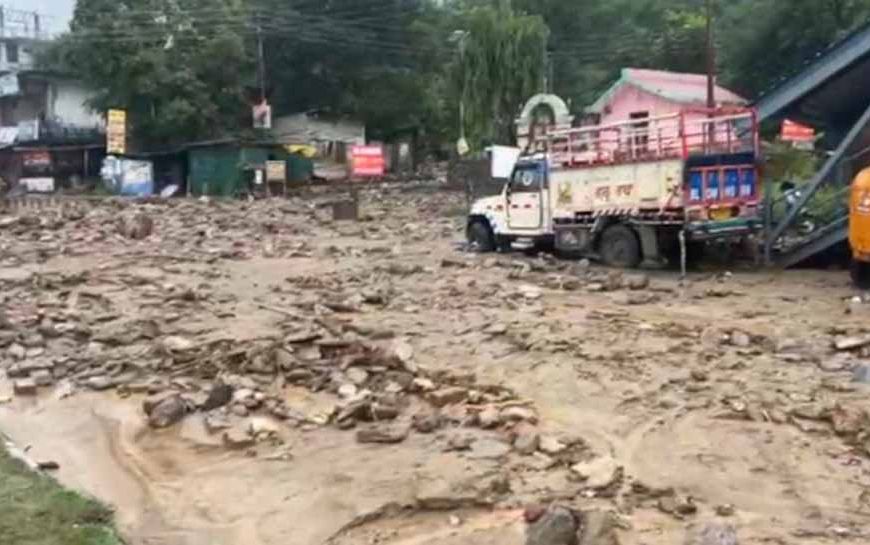 हिमाचल में भारी बारिश का कहर: पनारसा, टकोली और नगवाईं में बाढ़ से मची तबाही