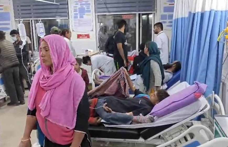 लेह में बॉलीवुड फिल्म की शूटिंग के दौरान बड़ा हादसा, फूड पॉइजनिंग से 116 क्रू मेंबर्स अस्पताल में भर्ती