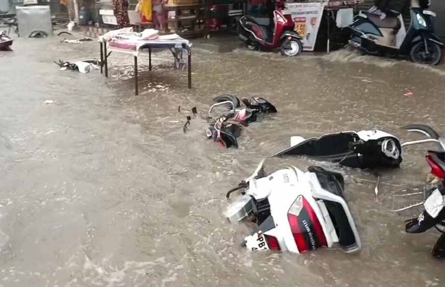 पंजाब में भारी बारिश, भाखड़ा के फ्लड गेट खुले, सायरन की आवाज गूंजेगी