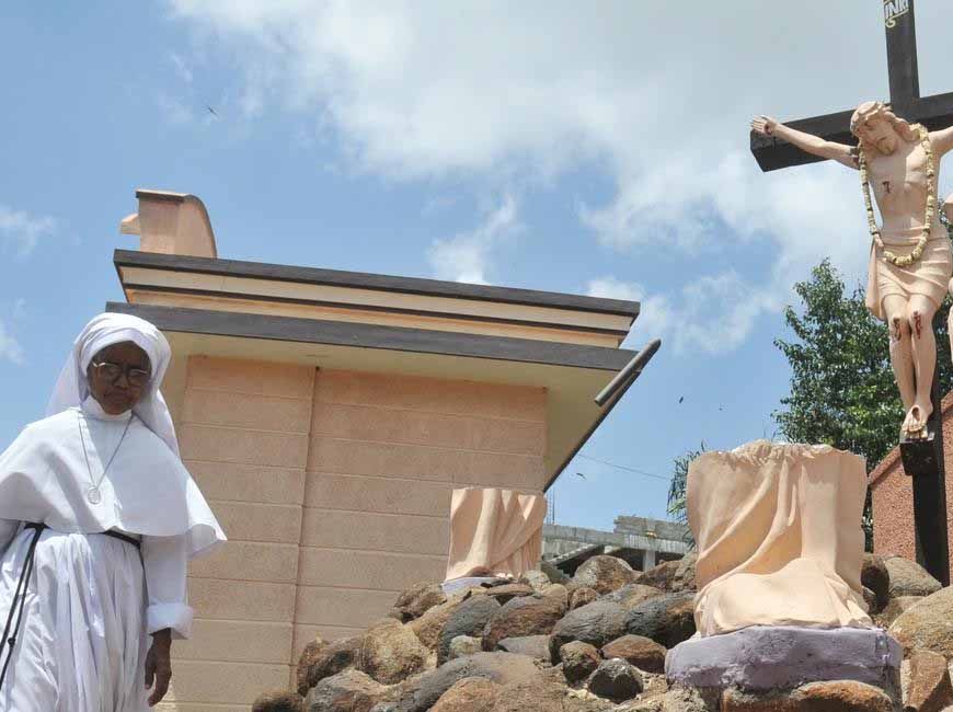 बिलासपुर में प्रार्थना भवन पर चला बुलडोजर, अतिक्रमण हटाया; तीन महिलाएं मतांतरण के आरोप में गिरफ्तार