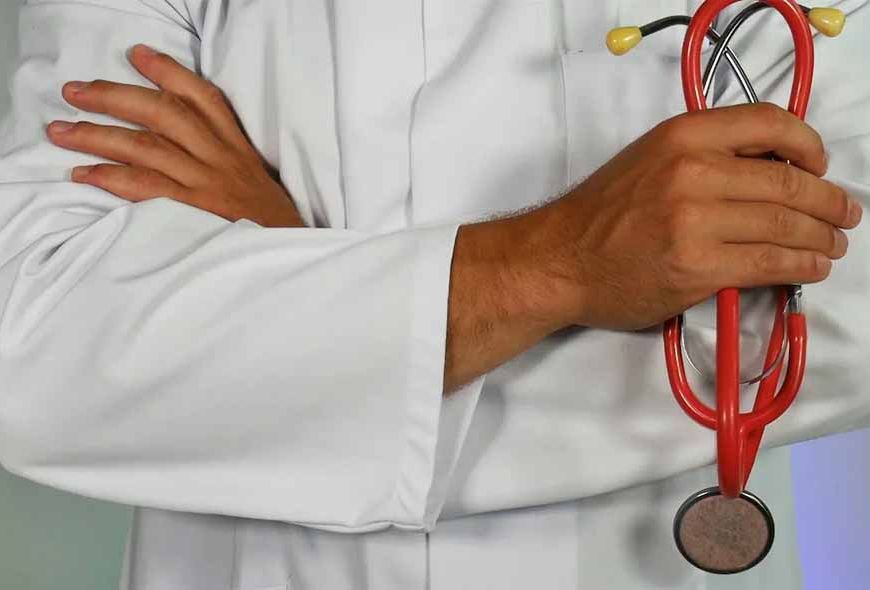 गायब डॉक्टरों पर कार्रवाई तेज: 13 पर बर्खास्तगी तय, 20 अगस्त तक देना होगा जवाब