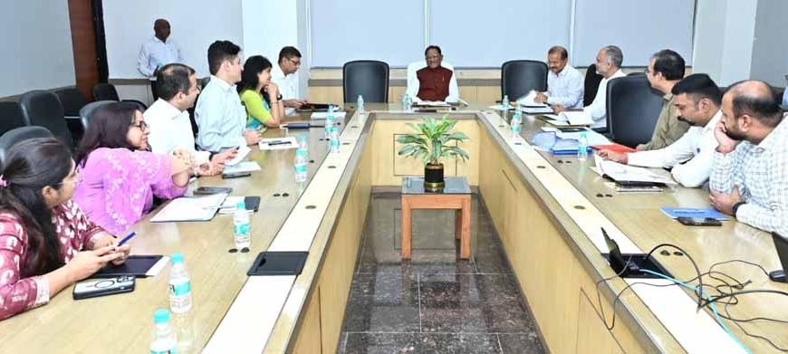 नहीं चलेगी 'पेशी पर पेशी': मुख्यमंत्री  विष्णुदेव साय ने कलेक्टर्स और संभाग आयुक्तों को दिए स्पष्ट निर्देश