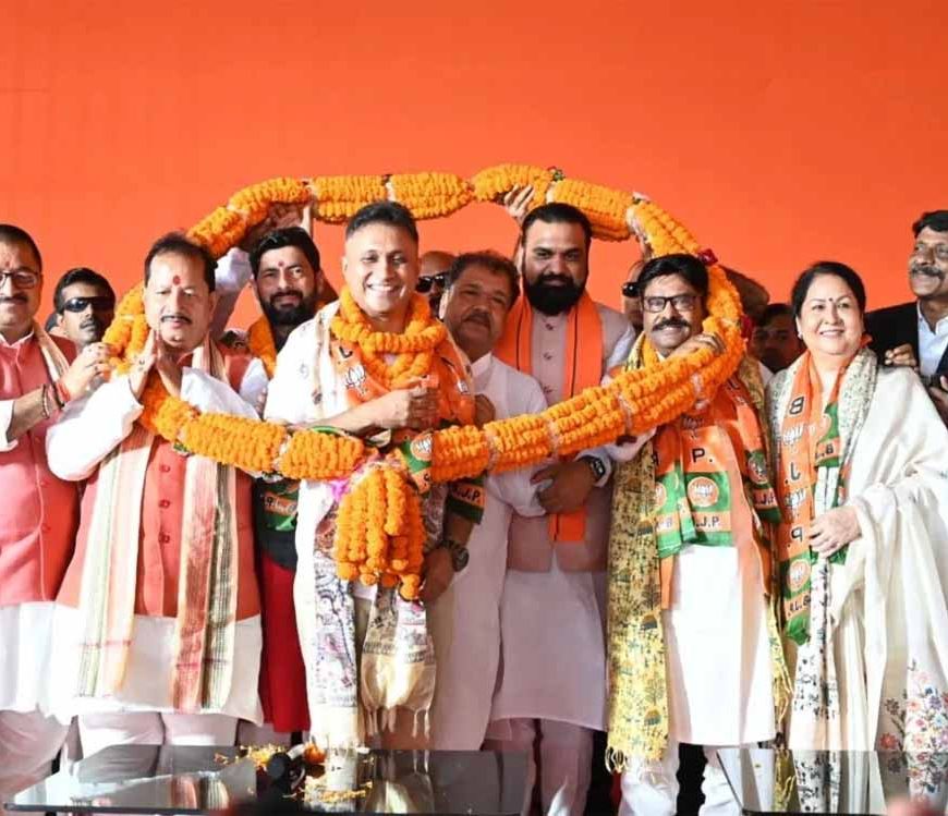 बिहार चुनाव से पहले आनंद मिश्रा और कई नेता BJP में शामिल, सुचित्रा और नागमणि भी जुड़े