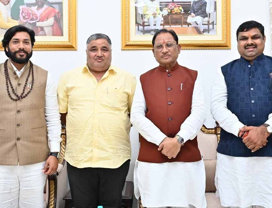 राज्यपाल रमेन डेका ने सर्वगजेन्द्र यादव, राजेश अग्रवाल और गुरु खुशवंत साहेब को मंत्री पद की शपथ दिलाई