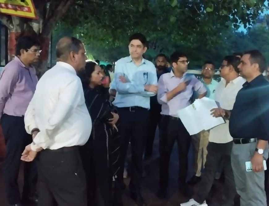 रायपुर : स्वास्थ्य सचिव अमित कटारिया एवं आयुक्त चिकित्सा शिक्षा ने किया अम्बेडकर अस्पताल के प्रस्तावित नव निर्माण स्थलों का निरीक्षण