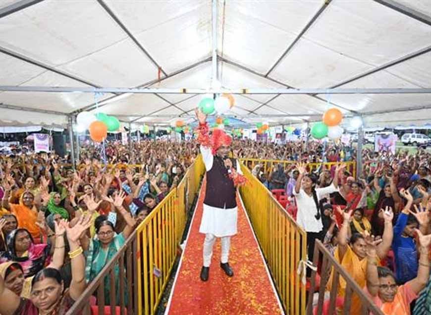 नरेला रक्षाबंधन उत्सव: मंत्री सारंग को रिकॉर्ड 1 लाख 84 हज़ार 632 बहनों ने बांधे रक्षा-सूत्र