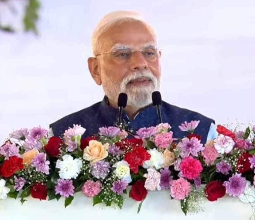 पीएम मोदी ने कांग्रेस के युवा नेताओं को बताया टैलेंटेड, एनडीए से किए तुलना