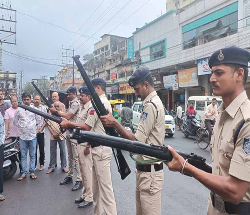 इंदौर में पहली बार देह दान पर मिला गार्ड ऑफ ऑनर, मेडिकल कॉलेज को सौंपी गई देह
