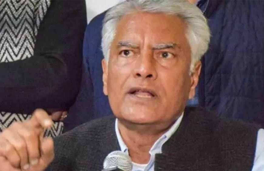 पंजाब में पुलिस ने हिरासत में लिया भाजपा प्रदेशाध्यक्ष सुनील जाखड़