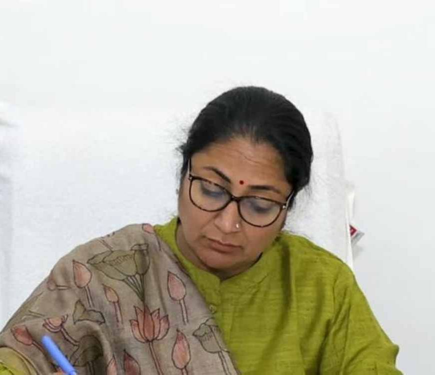 हमले के बाद CM रेखा गुप्ता के कार्यक्रम में घुसा शख्स, पुलिस ने किया गिरफ्तार