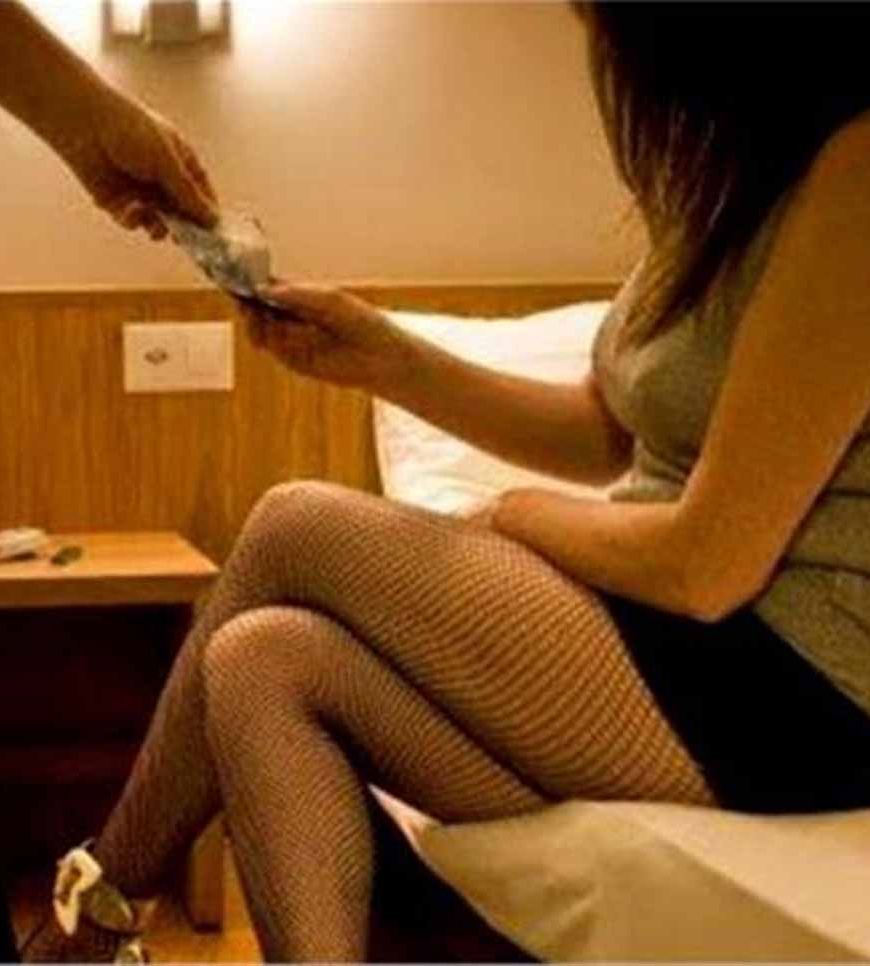 घर में ही चल रहा देह व्यापार, लड़कियों को बंधक बनाकर कराया शोषण