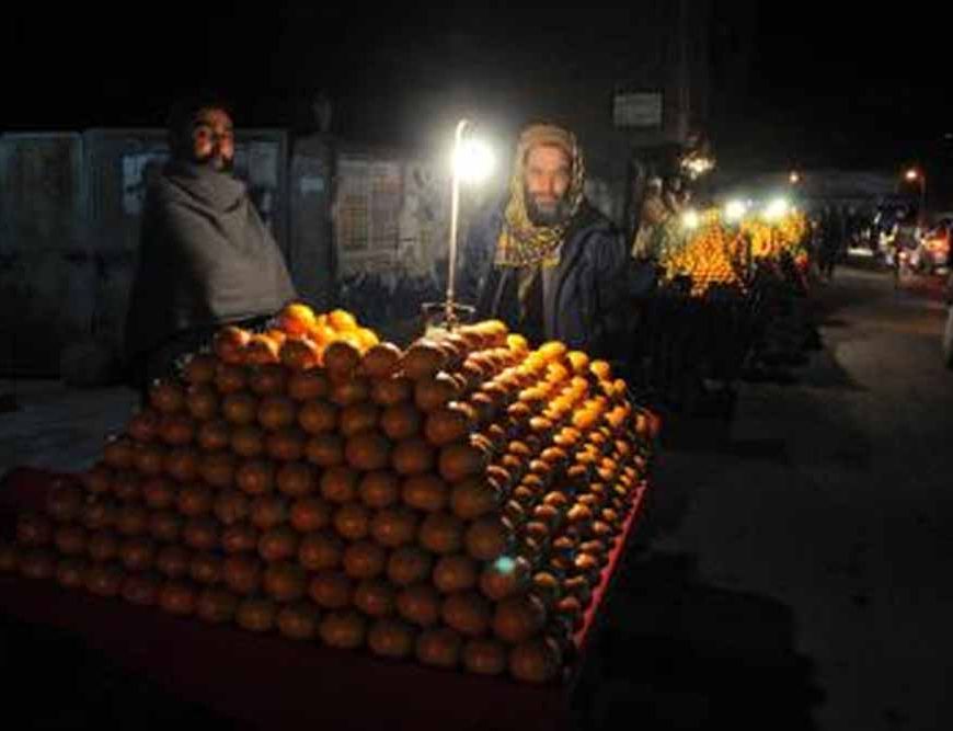 पाकिस्तान: कराची में 50 घंटे बिजली कटौती के खिलाफ भारी विरोध प्रदर्शन