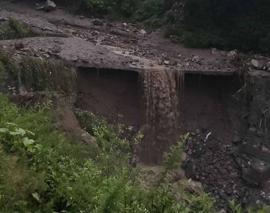 चमोली में आधी रात बादल फटा, थराली कस्बे में भारी तबाही, कई घर मलबे में दबे