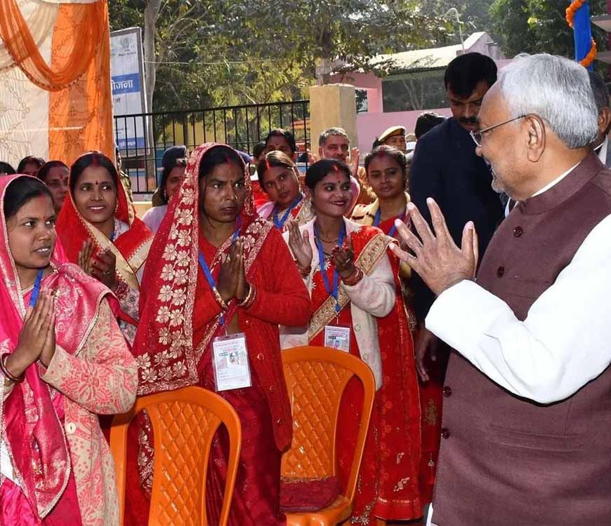 पौधशाला से रेशम तक, ग्रामीण अर्थव्यवस्था बदल रहीं जीविका महिलाएं