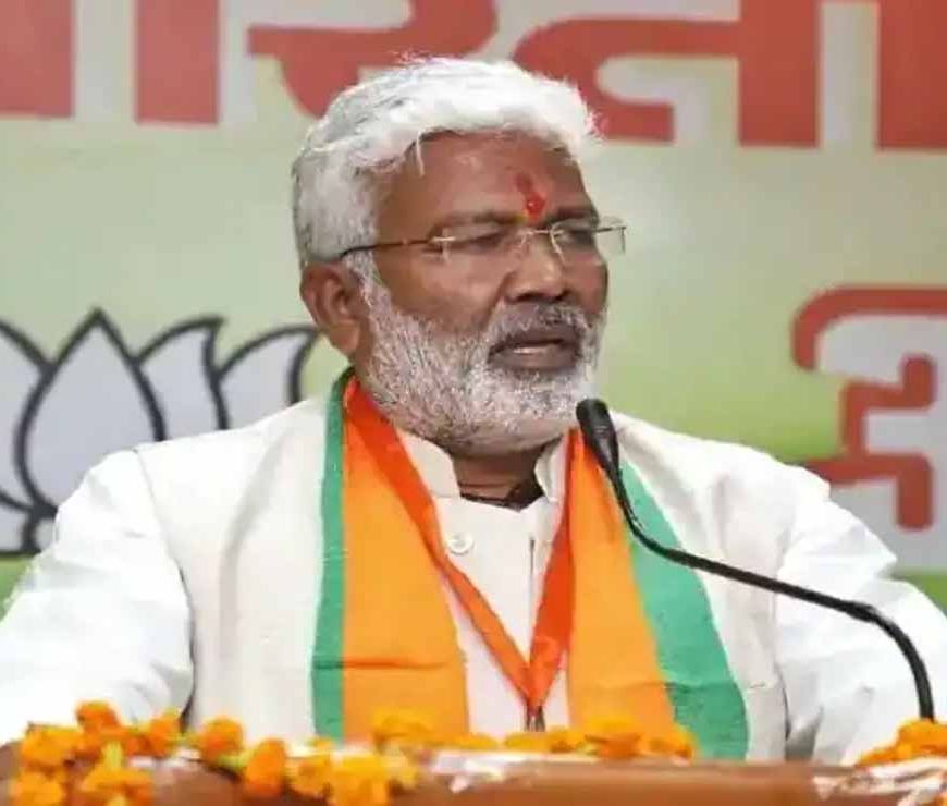 मंत्री स्वतंत्र देव सिंह के बेटे को प्रोटोकॉल दिलाना पड़ा भारी, निजी सचिव की कुर्सी गई