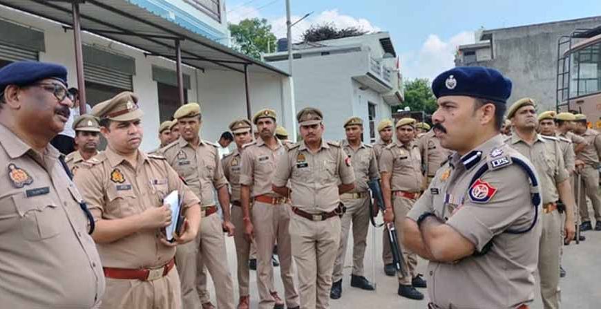 बक्सर में मारपीट के बाद बढ़ा साम्प्रदायिक तनाव, एसएसपी विपिन ताडा ने पुलिस के साथ किया फ्लैग मार्च