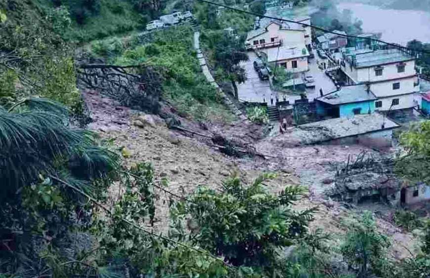 थराली में भयंकर बारिश के बाद मलबा फैलने से युवती की मौत