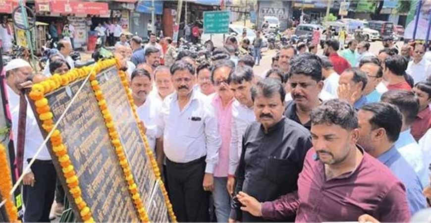 मंत्री सुदिव्य कुमार ने किया 2 करोड़ की योजनाओं का शिलान्यास, वीर कुंवर सिंह को दी श्रद्धांजलि