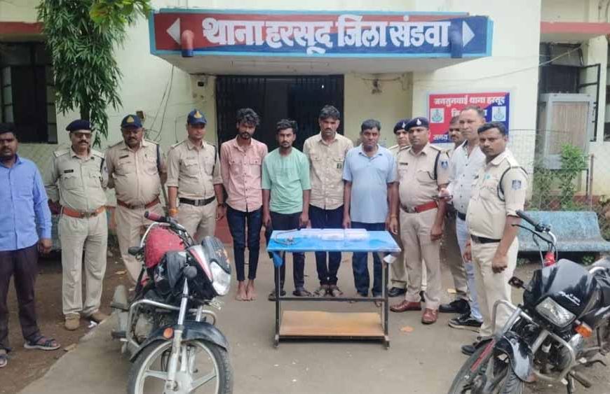 क्रिकेट खेलते-खेलते गैंग बनाकर करते थे चोरी, दिन में रेकी और रात में वार, चार गिरफ्तार