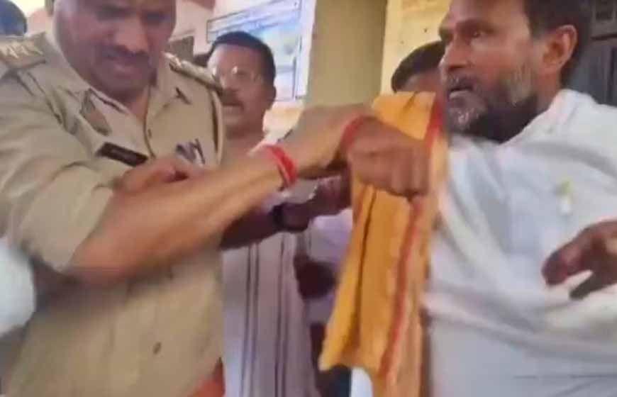 बलिया में BJP नेता गिरफ्तार, पुलिस ने घसीटकर थाने ले जाया; समर्थकों ने किया हंगामा