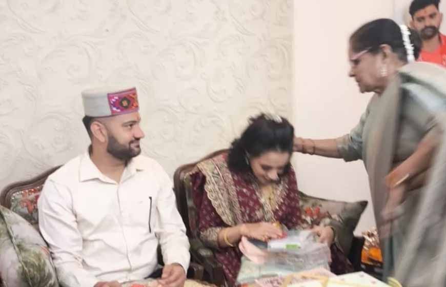 गुरुग्राम के IAS सचिन शर्मा ने हिमाचल डिप्टी CM की बेटी आस्था से की शादी