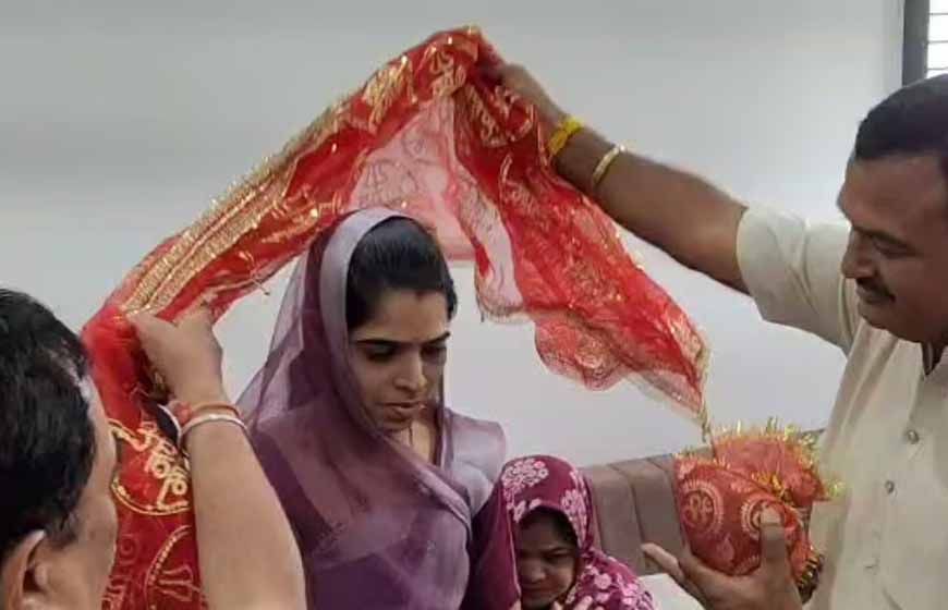 नगर परिषद अध्यक्ष लक्ष्मी राहुल सिसोदिया ने भाजपा छोड़ी, कांग्रेस में शामिल