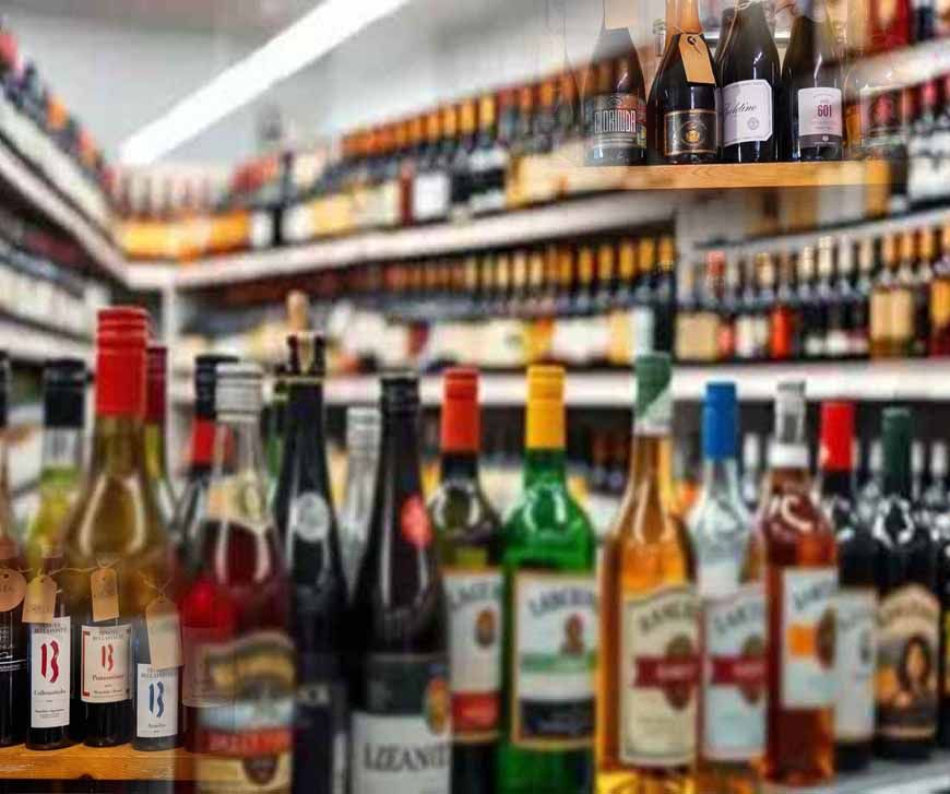 सागर: बड़े बीजेपी नेता के भतीजे के फॉर्म हाउस पर छापेमारी, 12 लाख की अवैध शराब जब्त