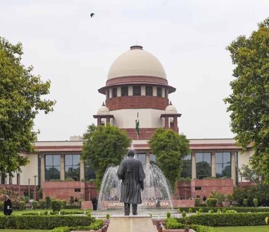 सुप्रीम कोर्ट सख्त: सरकार मार्केट प्लेयर नहीं, आउटसोर्सिंग से कर्मचारियों का शोषण गलत