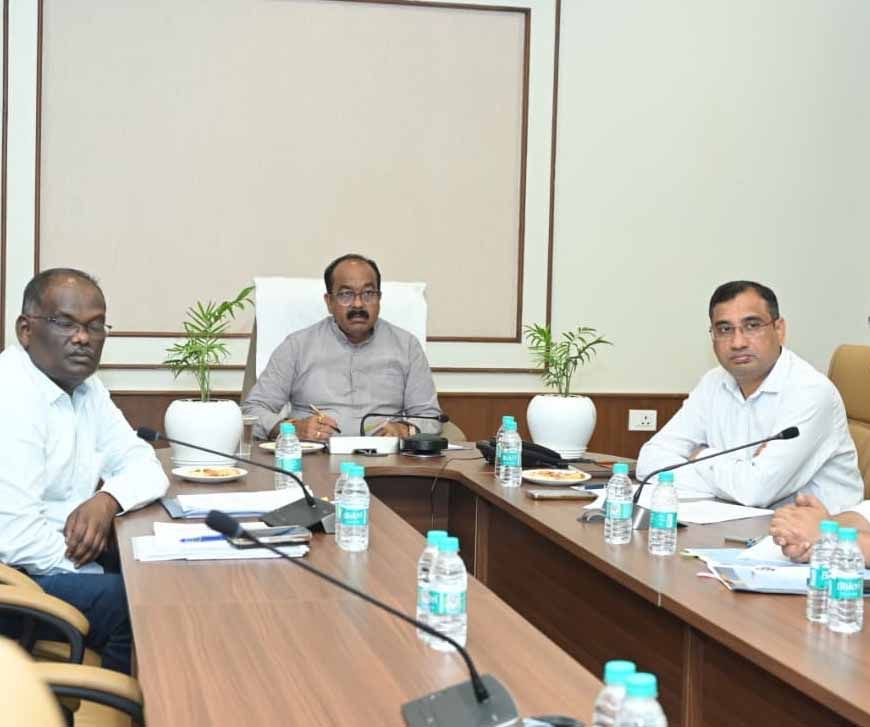 रायपुर : केन्द्रीय आवास और शहरी कार्य मंत्रालय की ऑनलाइन समीक्षा बैठक में शामिल हुए उप मुख्यमंत्री अरुण साव