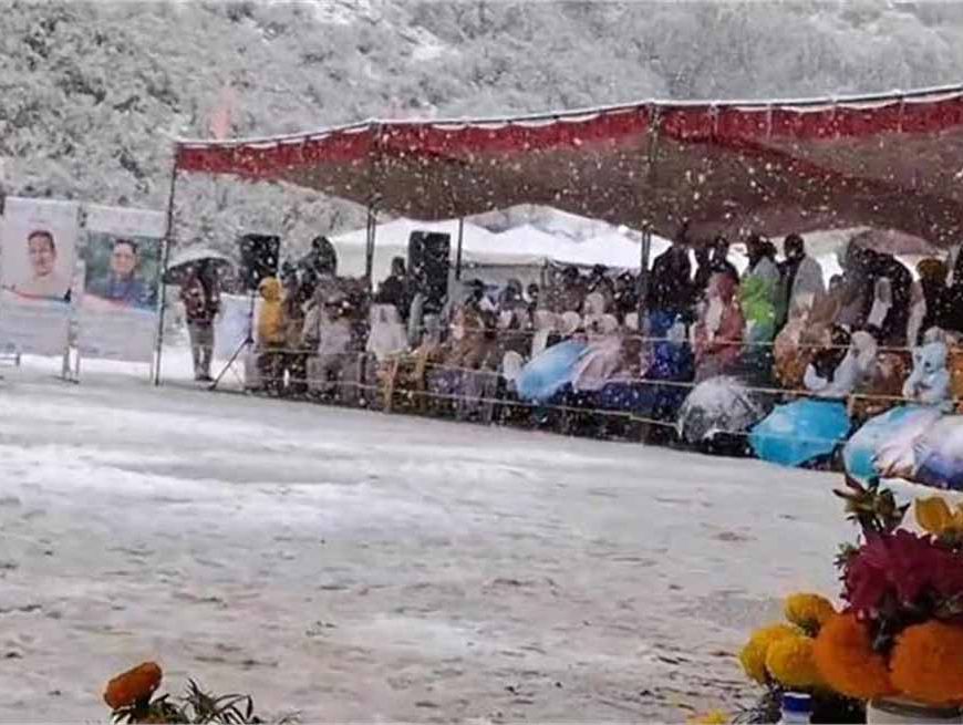 लद्दाख में आई पहली बर्फबारी, सुरम्य नजारों की तस्वीरें हुई वायरल