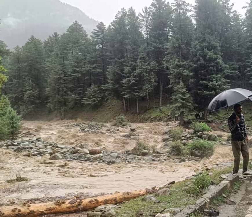 वैष्णो देवी यात्रा मार्ग पर भूस्खलन, 5 यात्रियों की दर्दनाक मौत
