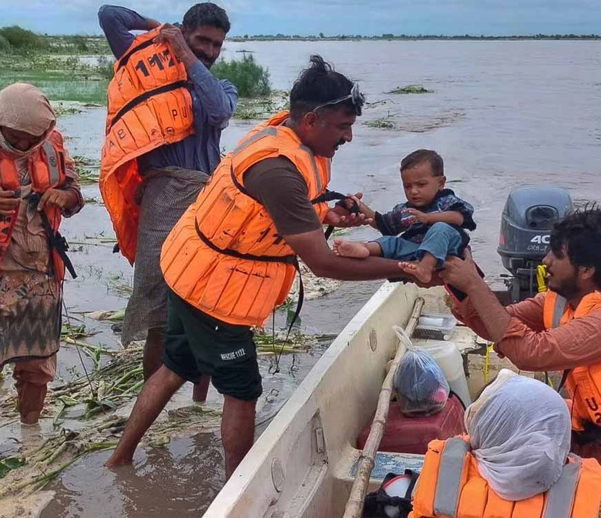 भारत ने बढ़ाया मानवता का परिचय, बाढ़ से पहले डेढ़ लाख लोगों को सुरक्षित निकाला