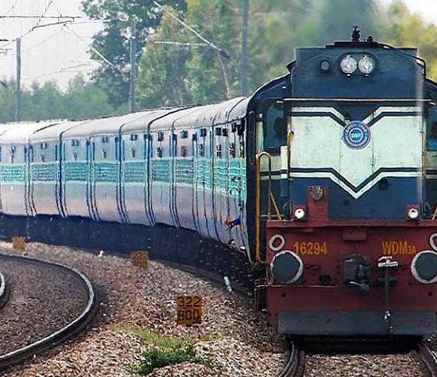 पंजाब में बाढ़ का असर: कई ट्रेनें रद्द, रेल यातायात हुआ बाधित