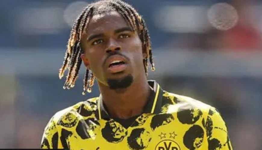 बोरुसिया डॉर्टमंड ने चेल्सी से चुक्वुएमेका के साथ किया करार